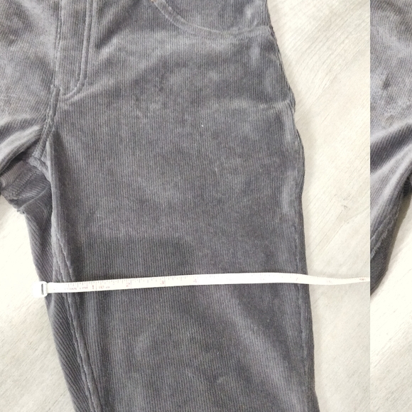 (3/$15) HUE thin soft corderoy textured leggings - Picture 6 of 13